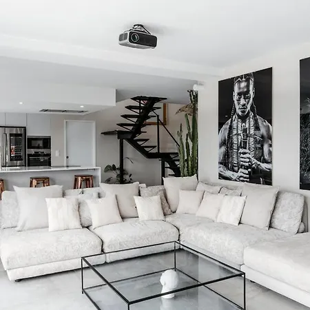 La Villa De Chris 빌라 *